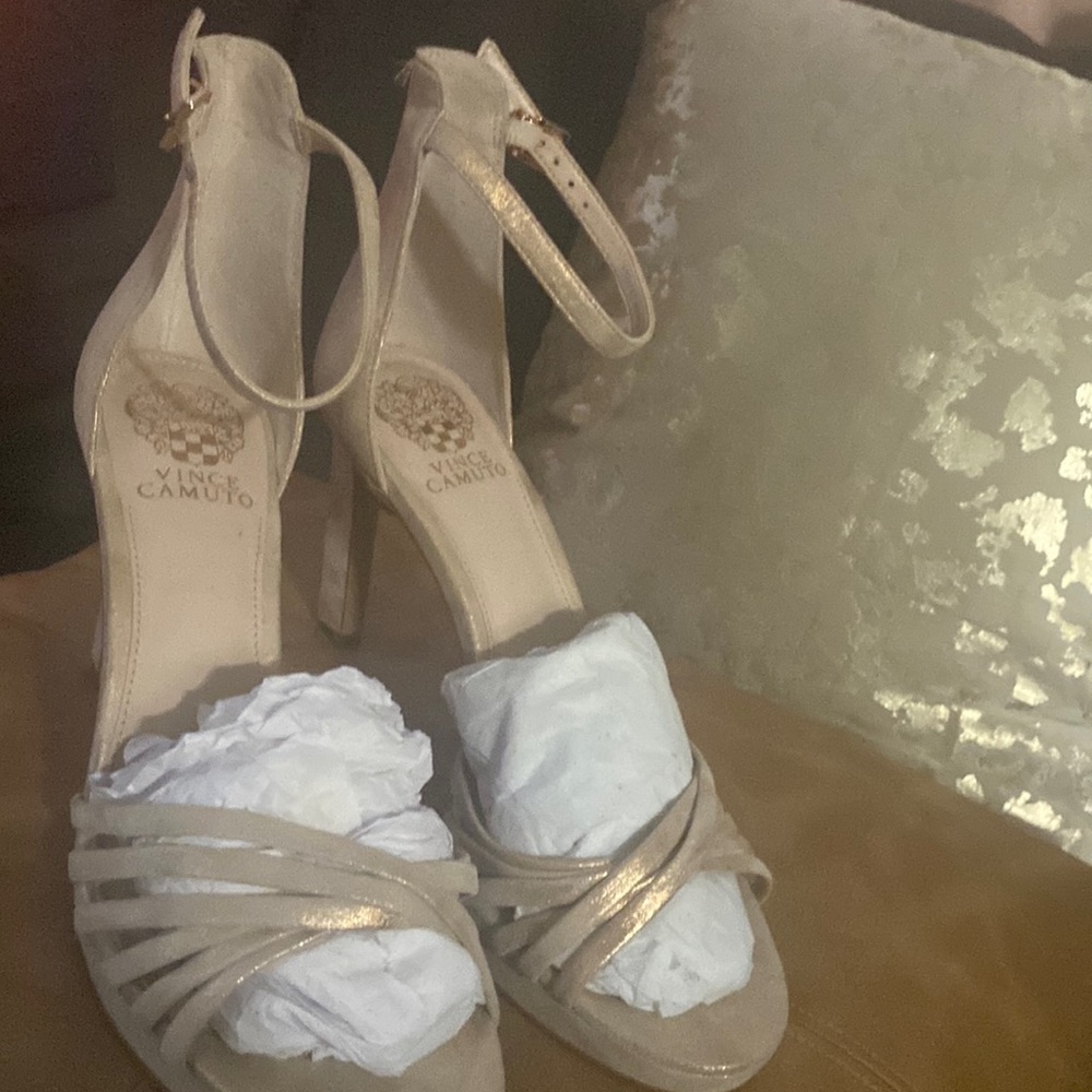 NWOB -Vince Camuto heels - Picture 5 of 12